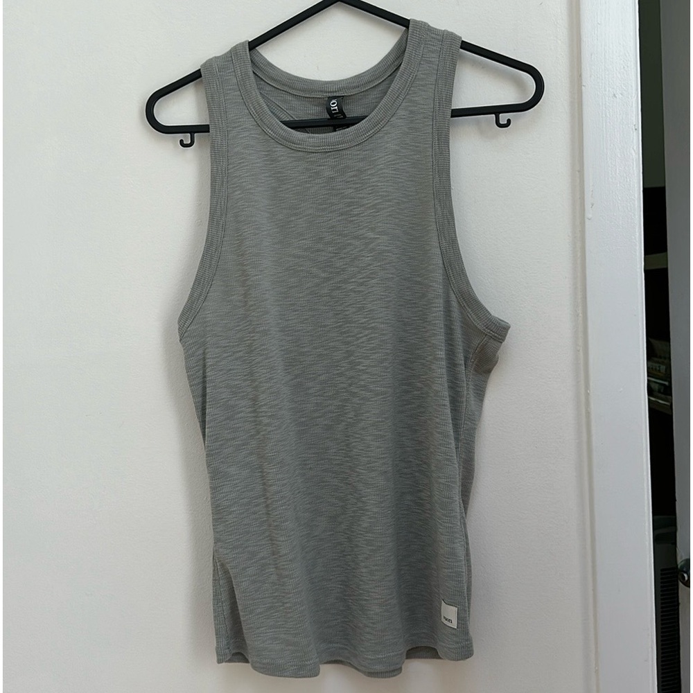 Vuori Sunrise high neck racerback tank top sz Small in Pistachio